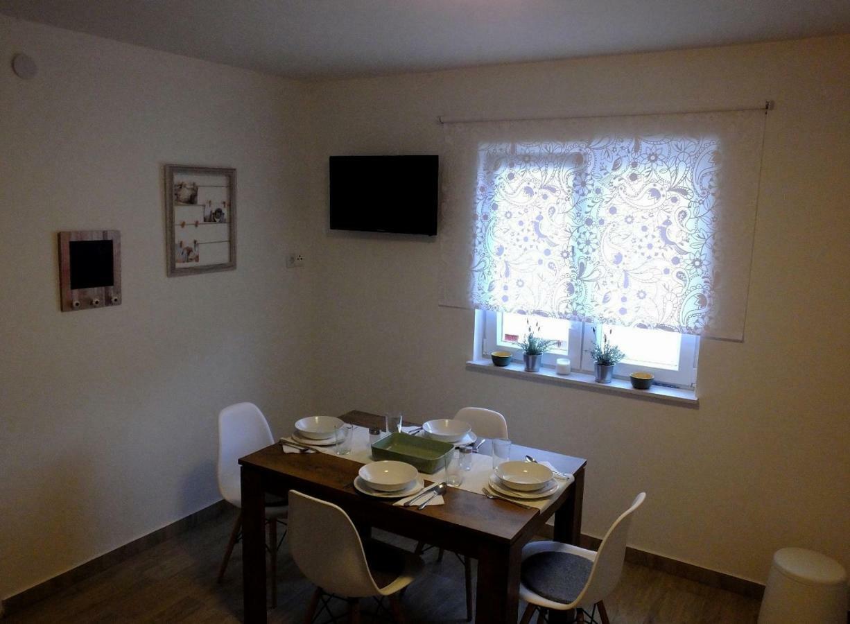 Apartmani Berno สตารีกราด-ปาเคลนีซา ภายนอก รูปภาพ