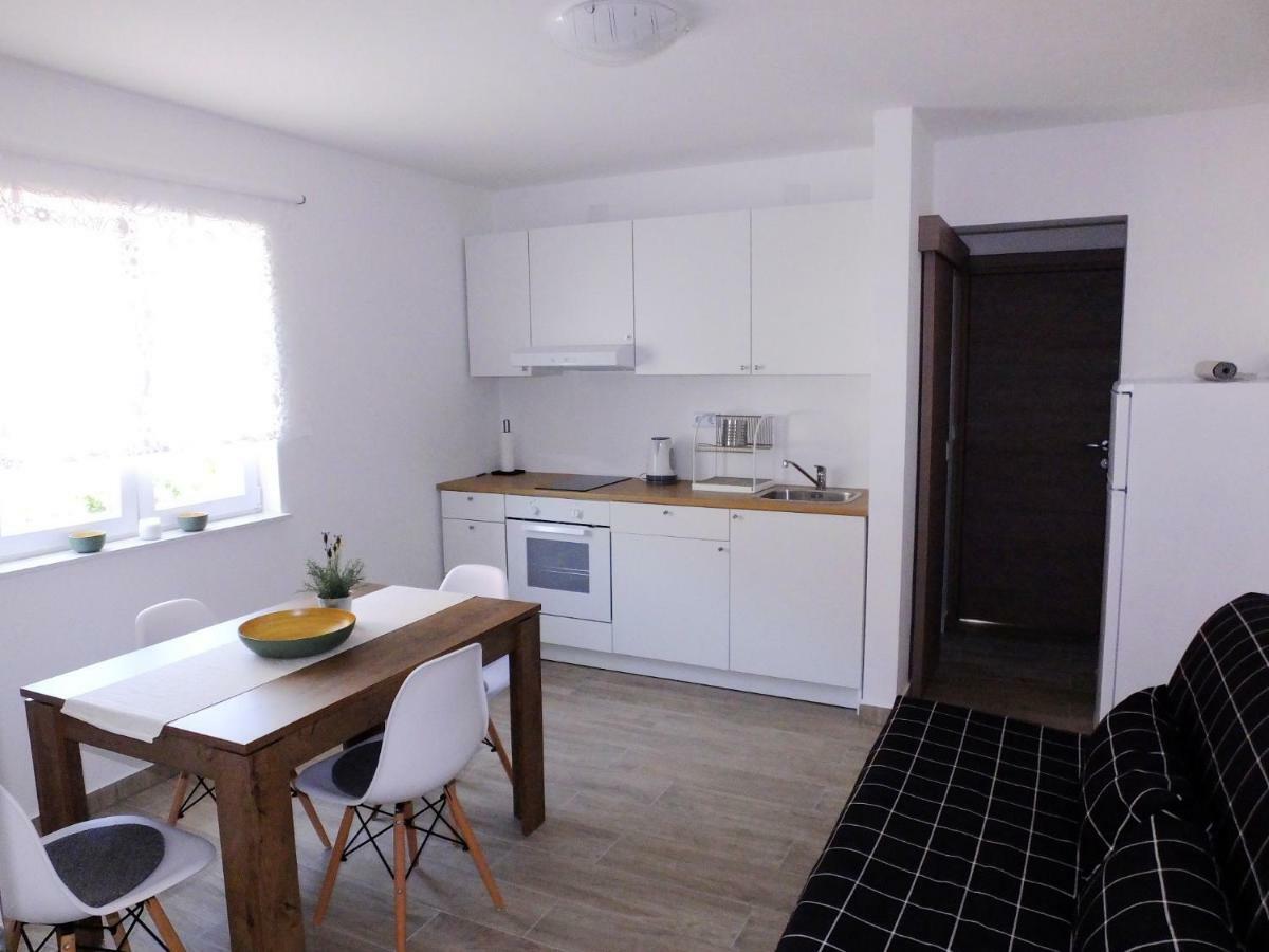 Apartmani Berno สตารีกราด-ปาเคลนีซา ภายนอก รูปภาพ