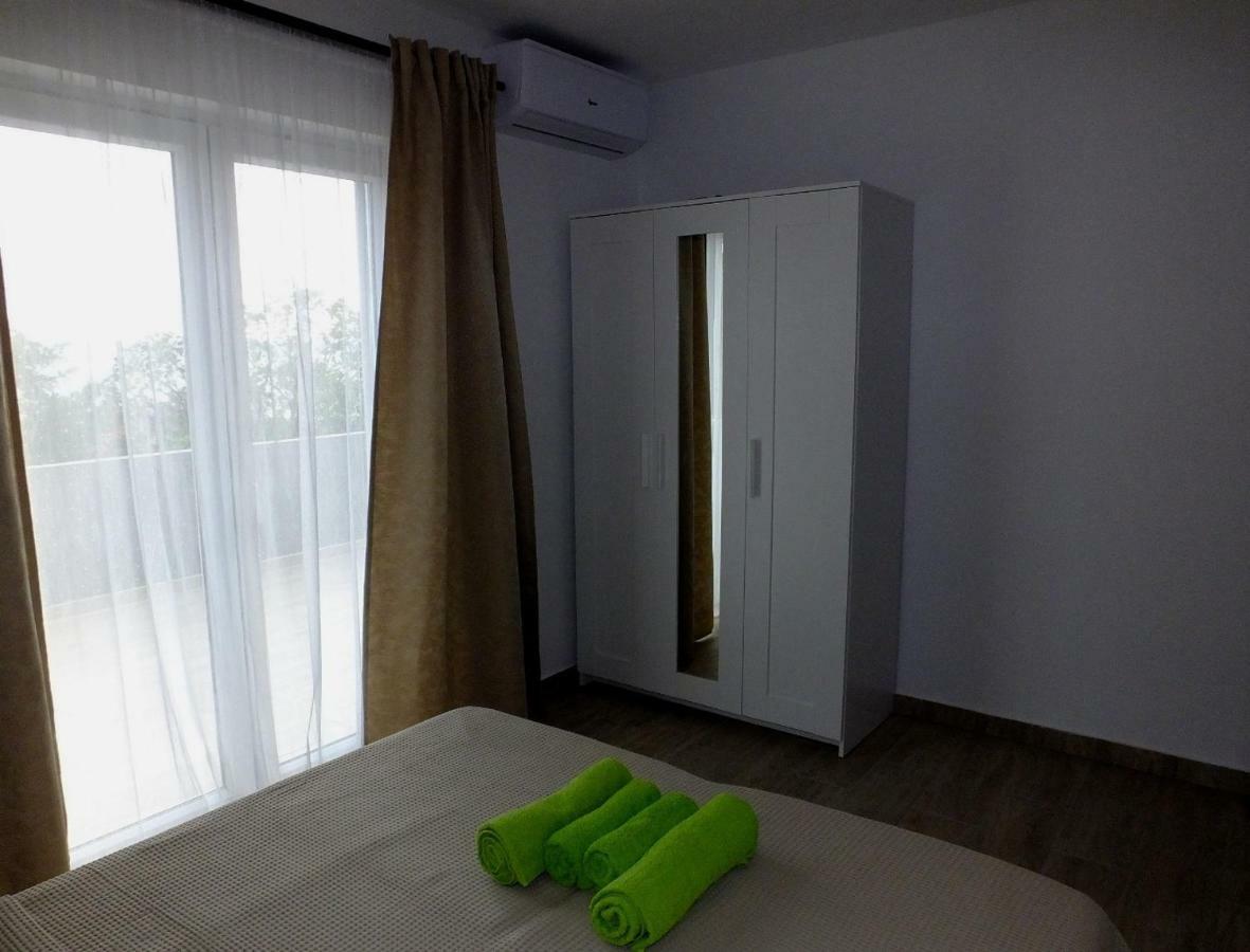 Apartmani Berno สตารีกราด-ปาเคลนีซา ภายนอก รูปภาพ