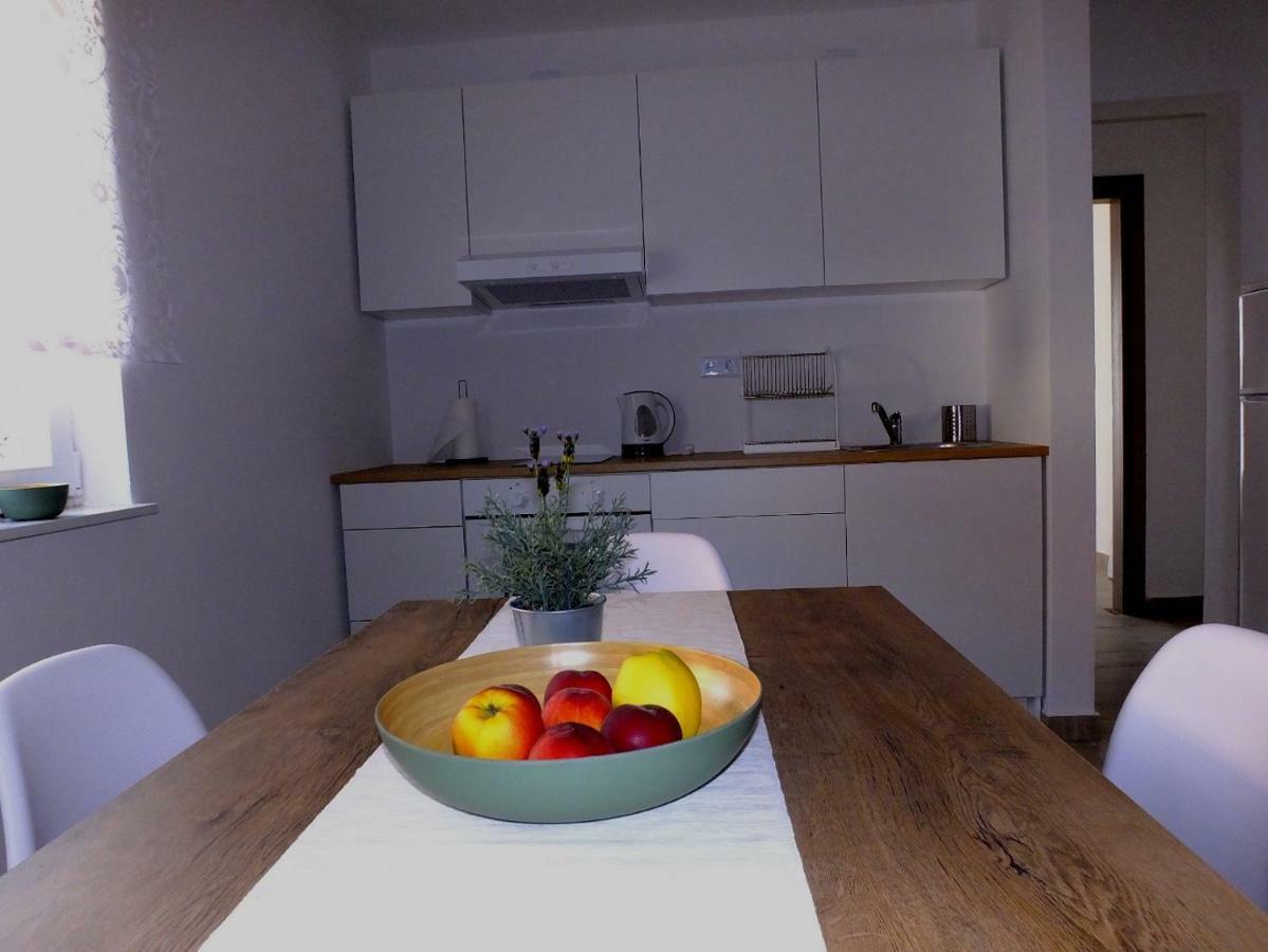 Apartmani Berno สตารีกราด-ปาเคลนีซา ภายนอก รูปภาพ